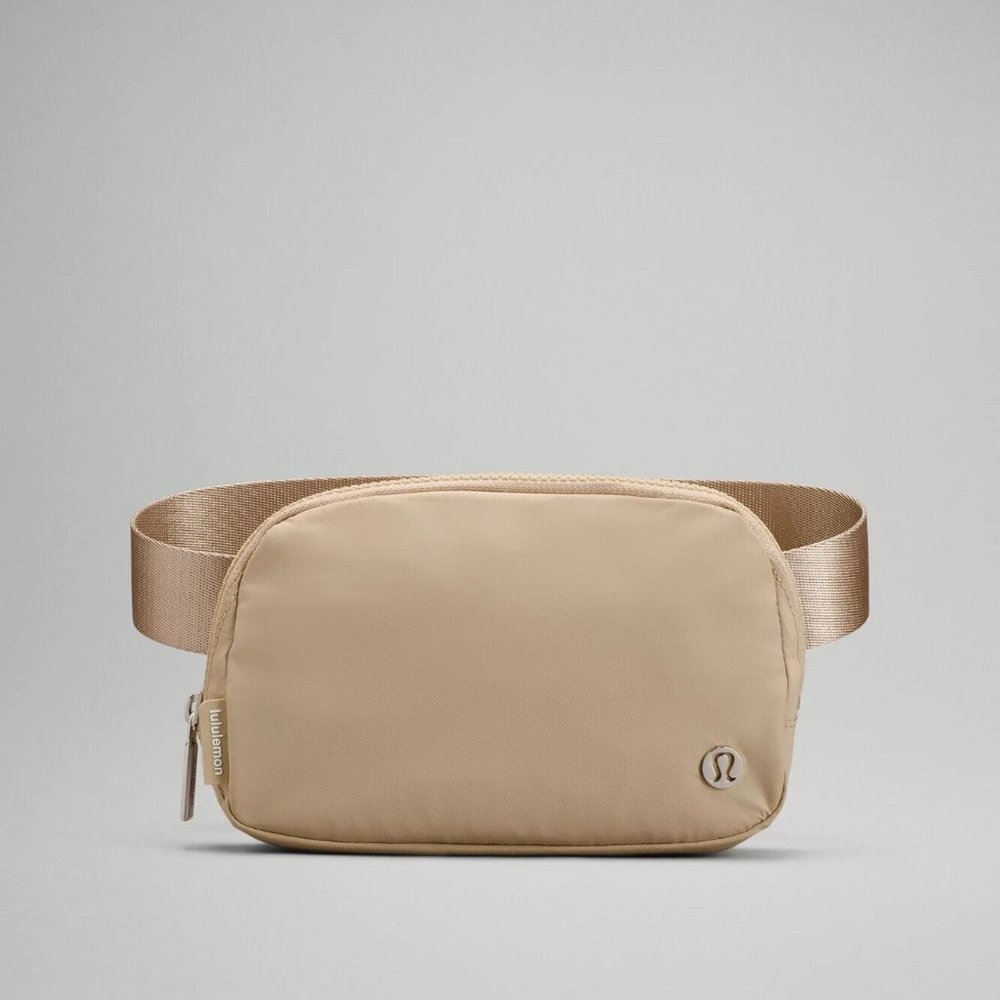 Lululemon Everywhere Belt Bag (Trench/Beige)